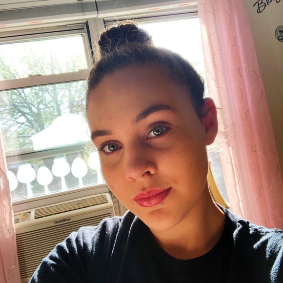 Meet your Posher, Priscilla - Picture 1 of 1